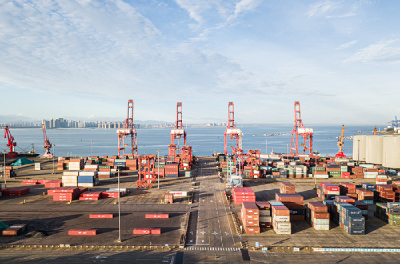 2021中国经济新气象丨承压而上，稳健前行——从港口集装箱“晴雨表”透视中国经济发展韧性