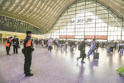 2022年春运火车票今日开售 开车前均可退票可网上办理车票改签