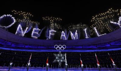 北京冬奥会圆满落幕 ， “天下一家”梦想 ，绽放“双奥之城”