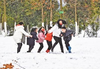 瑞雪兆丰年 银装素裹美翻天