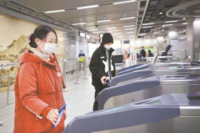 武汉日均超过100万人次扫码坐地铁 手机没信号或闸机断网都不怕 