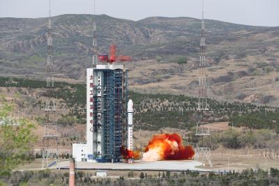 长二丁虎年第一发 一箭八星发射成功