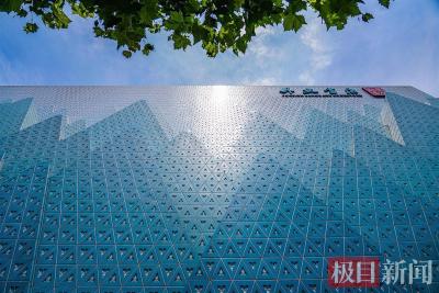 湖北省外文书店：30万册图书让你免费读