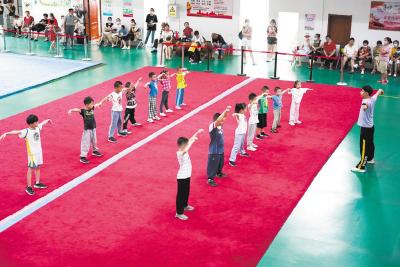 武汉市青少年体育夏令营开营
