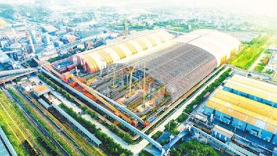华中最大单跨储料大棚施工忙