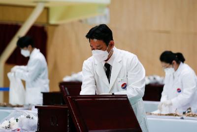 第九批在韩中国人民志愿军烈士遗骸装殓仪式在韩国举行