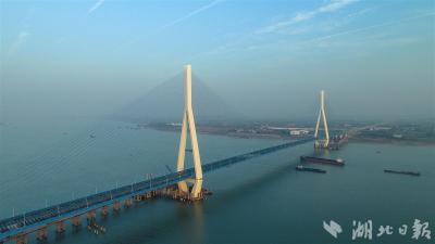  【非凡十年·瞧“桥”湖北这十年】瞧“桥”咱实力——大桥屡创“第一” 争光“中国制造”