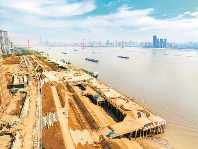 工业码头变身水岸秀场 杨泗港都市T台现雏形
