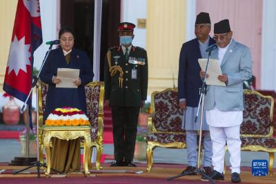 尼共（毛主义中心）主席普拉昌达宣誓就任尼泊尔新总理 