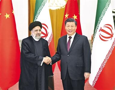 习近平同伊朗总统莱希举行会谈