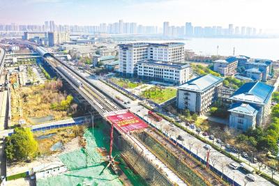 武汉地铁5号线全线贯通 黄家湖大学城20万居民出行更便捷