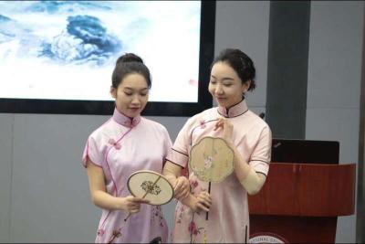 华服不仅是“中国话”，还可能成为“世界语”