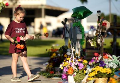通讯：哀痛、创伤、愤怒、失望——记美国尤瓦尔迪校园枪击事件一周年