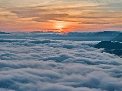英山现云海景观 云雾缭绕 仙气十足