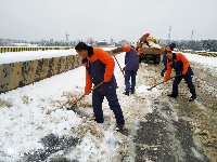 交通保畅通的“公路红”