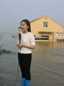 簰洲湾全力迎战2号洪峰 