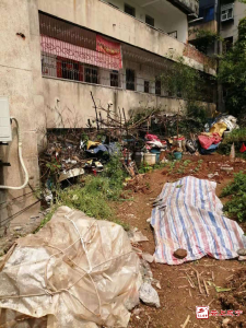 温泉农机大院小区环境脏乱差——巩固国家卫生城市·红黑榜①