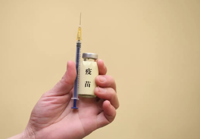 湖北启动新冠疫苗加强免疫 重点人群“应接尽接”
