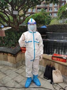 多地倡导“就地过年”：有人连续三年难团圆，有人买高价票也要回家