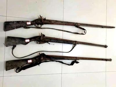 云上咸宁——通山一老人去世后 留下了三支枪……