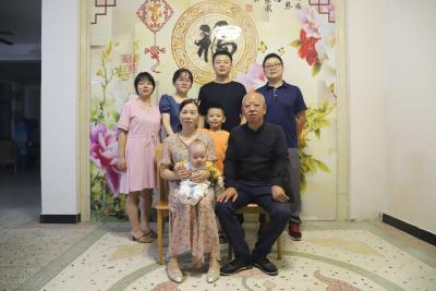 饶辉明家庭：深耕于公益路上的孺子牛