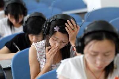 新版四六级听力考“懵”学生 考生普遍喊难  