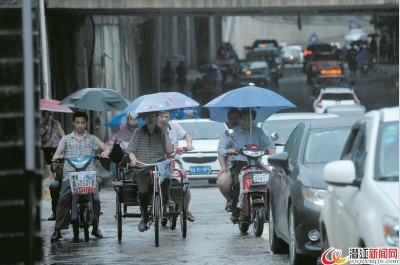 暴雨上演“车轮战” 第四轮强降雨袭湖北 