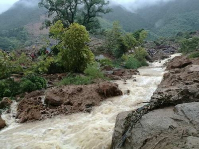 遂昌山体滑坡24小时：两千余人冒雨救援 仍有26人失联  