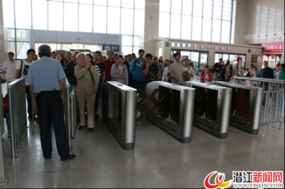 国庆黄金周 旅游潮挡不住 