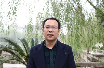 熊峰：让花鼓戏活起来传下去  