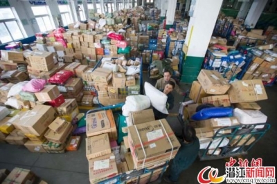 “双11”配送高峰来临 天量快递垃圾何去何从？