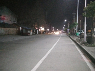 路灯亮了 居民乐了 