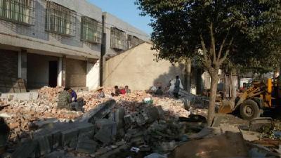 泰丰办事处助力318国道改扩建工程 