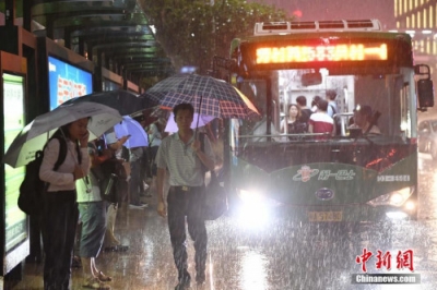 南方强降雨接踵来袭 多部门密集部署今夏防汛 