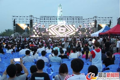 “龙虾之夜”系列文艺演出拉开序幕 