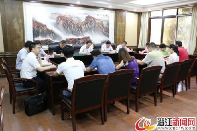龚定荣参加市政府办机关总支部第一党小组“支部主题党日”活动 