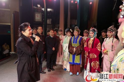 省文化厅副厅长段天玲一行来潜调研花鼓戏工作 