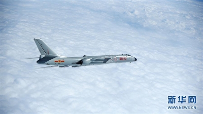 中国空军多架轰-6K战机战巡南海