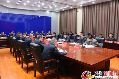 黄剑雄在市公安局现场办公会上强调：打造党和人民满意的公安队伍  