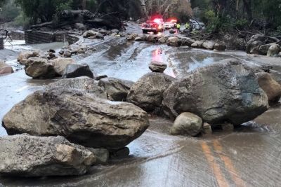 美国加州冬季风暴引发泥石流 造成至少13人死亡