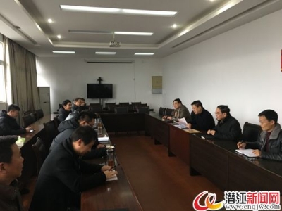 各地各部门迅速传达贯彻市委八届四次全体（扩大）会议精神 