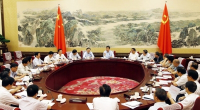 习近平主持中共中央政治局会议