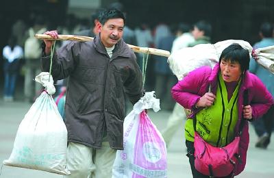 新春走基层|农民工行囊变轻折射生活变迁