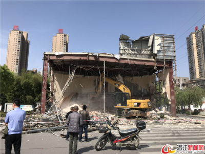 临时建筑及时拆除 为城市建设“让路”