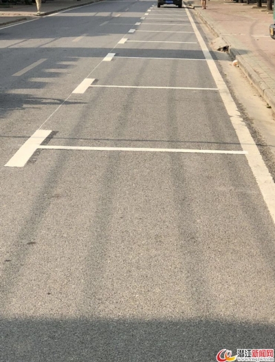 渔洋实施划线停车 规范集镇管理