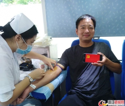 党员干部做表率 无偿献血暖人心