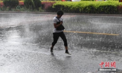 南北大暴雨　原因各不同