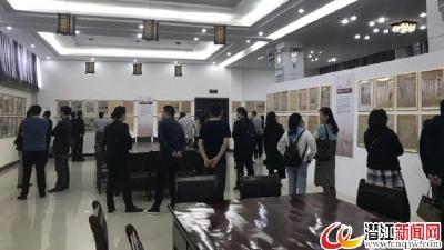 学习十九大精神集报展在市曹禺纪念馆展出