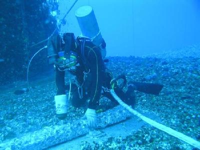 深海救援潜水队:地球上离死亡最近职业之一