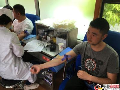 潜江经济开发区·竹根滩镇开展义务献血活动